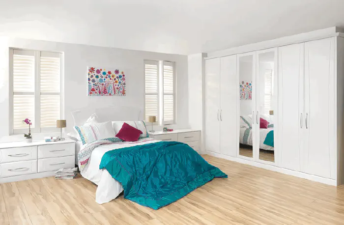 Fitted bedroom range in Eclipse White Text
