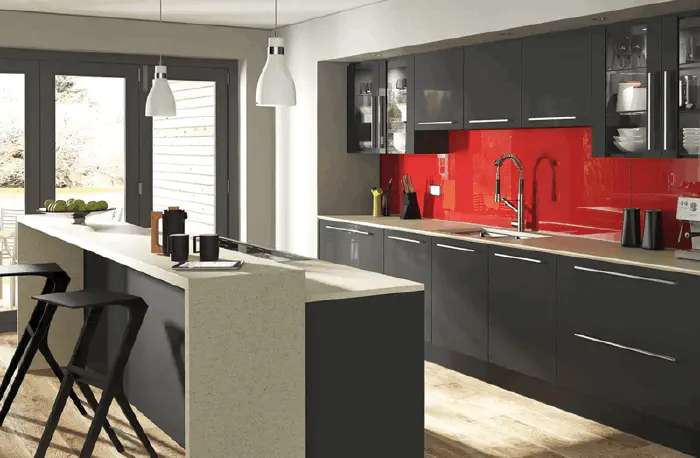 Fitted kitchen range in Glacier High Gloss Graphite