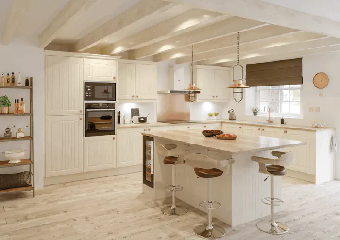 Fitted kitchen range in Sherwood Pale cream