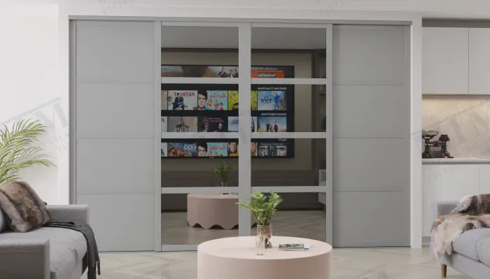 Sliding wardrobe doors — Apartment