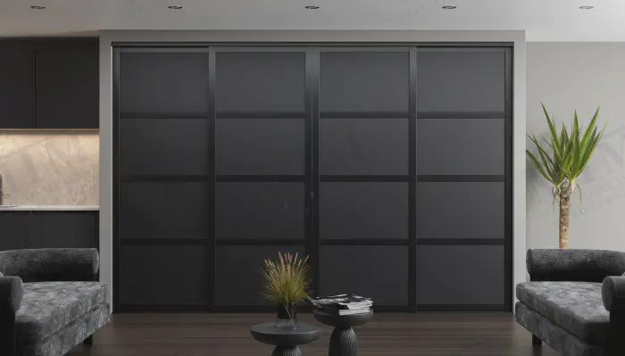 Sliding wardrobe doors — Apartment